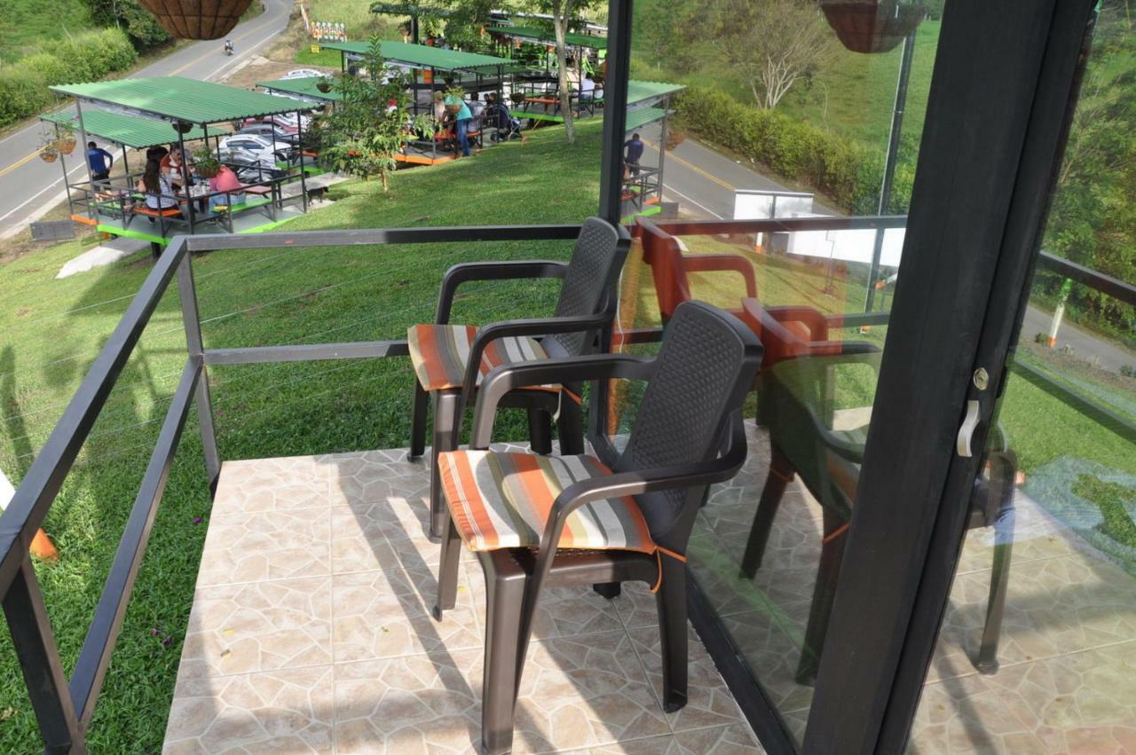 Hotel Glamping - Calochorno Alcalá Zewnętrze zdjęcie